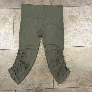 Lululemon Women’s Olive Green Ruched Leggings
